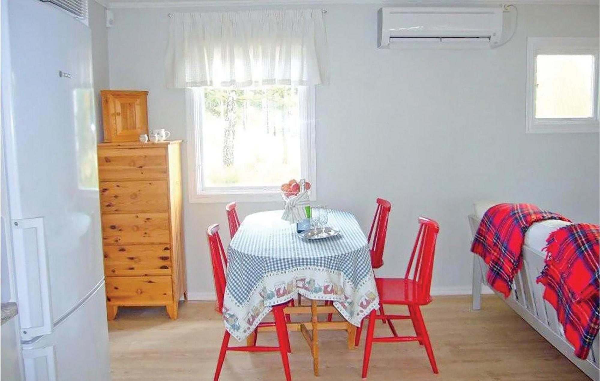 Cozy Home In Hyltebruk With House Sea View Lojenas 외부 사진